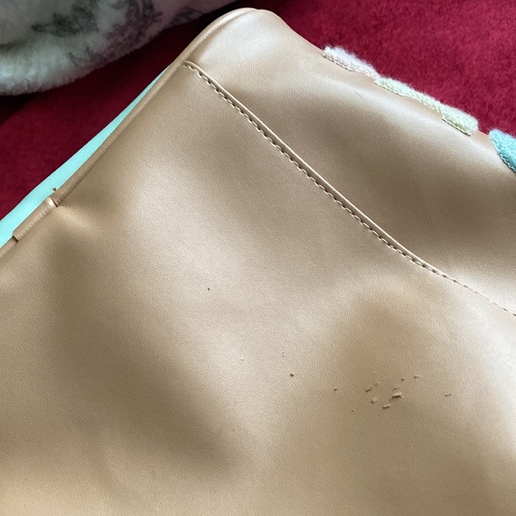 DK Bags NWT Vacay Mode Shoulder Overnight Duffle Adjustable Crossbody Strap - Picture 6 of 17